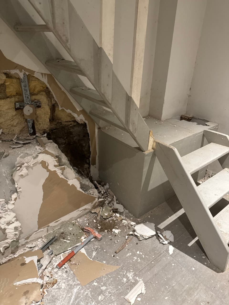 Photo 4 — Démolition avant rénovation